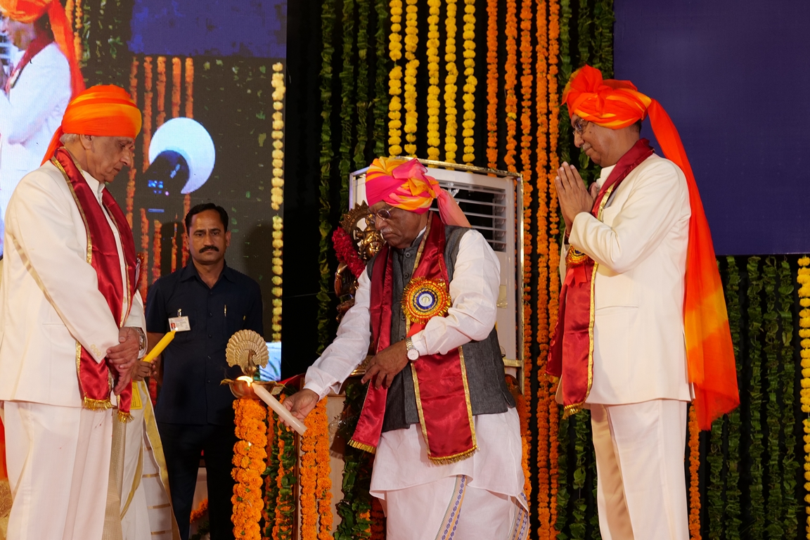 8th Convocation Lightening the lamp